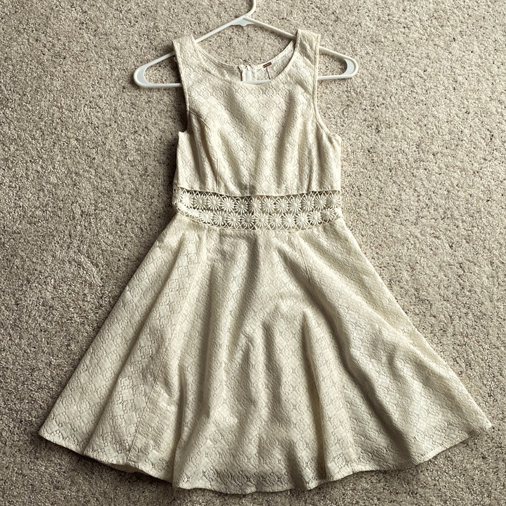 🆕FREE PEOPLE Ivory Lace Cut-Out Daisy Dress sz 0 - Picture 6 of 16